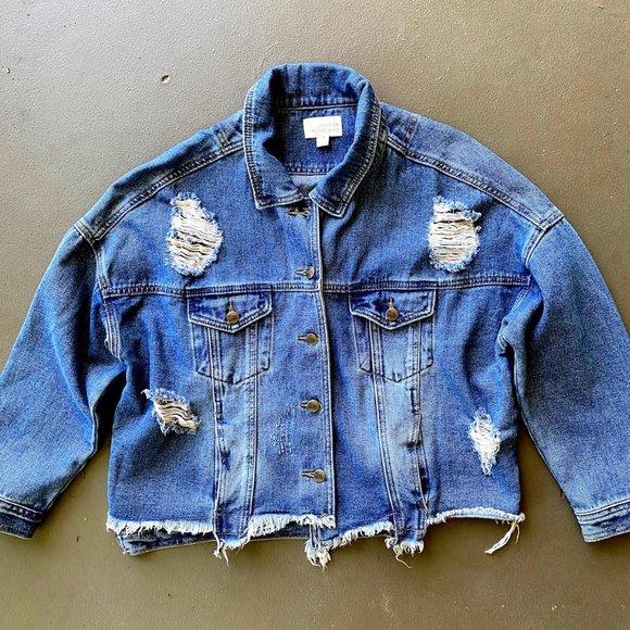 Destroyed Boyfriend Frayed Raw Hem Trucker Jean Jacket - Picture 3 of 17